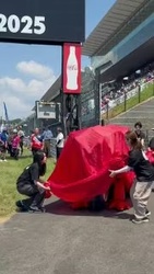 Мотоцикл Honda Pokémon Koraidon Motorbike в дії