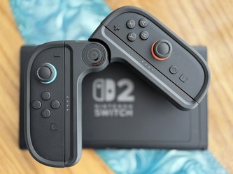 Огляд Dbrand Joy-Lock: Чи зручніше це за Pro Controller для Switch 2?