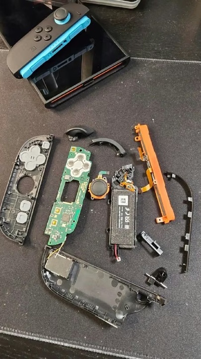 Joy-Con 2 розібрали: що змінилося всередині нових контролерів?