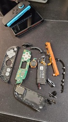 Joy-Con 2 розібрали: що змінилося всередині нових контролерів?