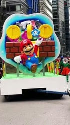 Святкова платформа Nintendo на параді Санта Клауса в Торонто