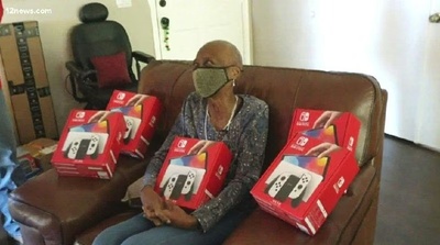 У США бабусі помилково прислали 5 Nintendo Switch OLED і дозволили їх залишити